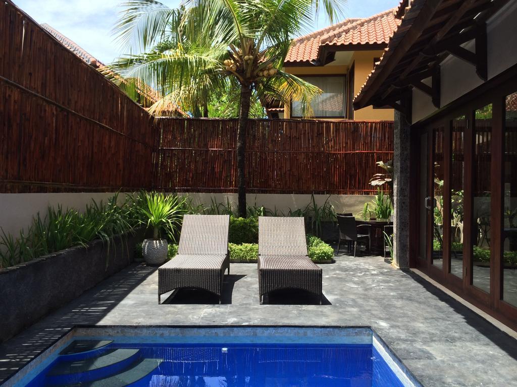 Kuta Holiday Villas Esterno foto