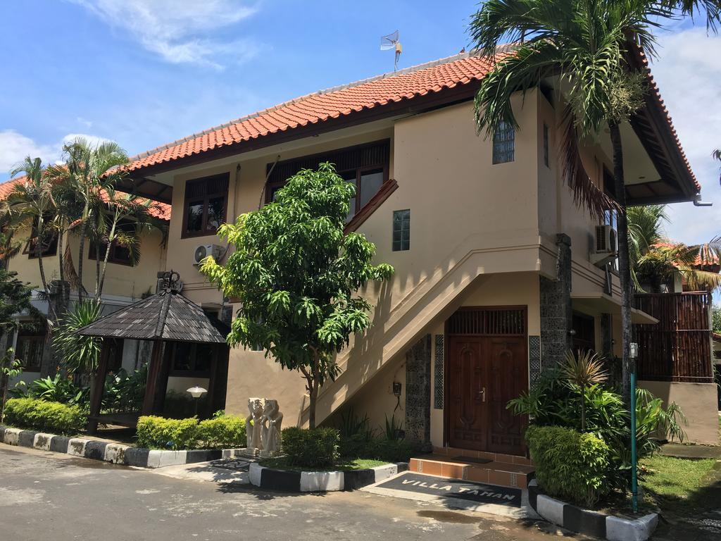 Kuta Holiday Villas Esterno foto