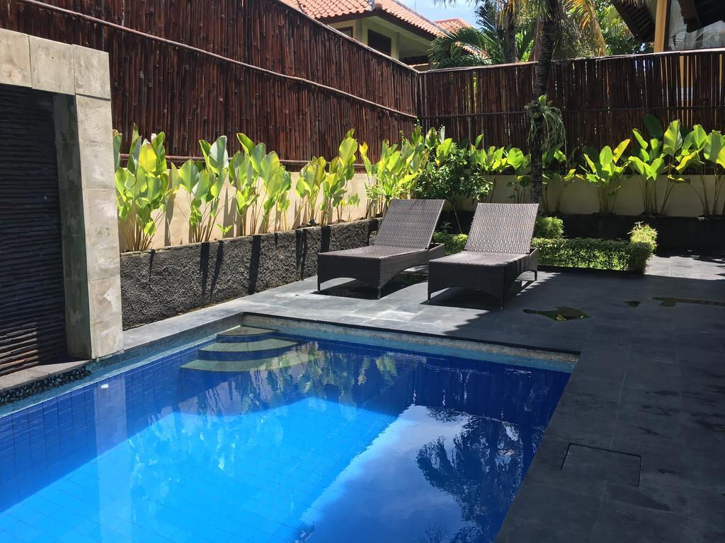 Kuta Holiday Villas Esterno foto