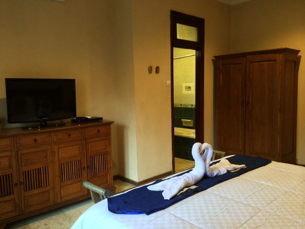 Kuta Holiday Villas Esterno foto