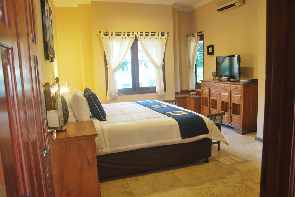 Kuta Holiday Villas Esterno foto