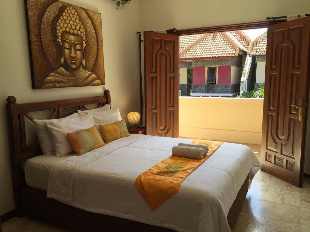 Kuta Holiday Villas Esterno foto