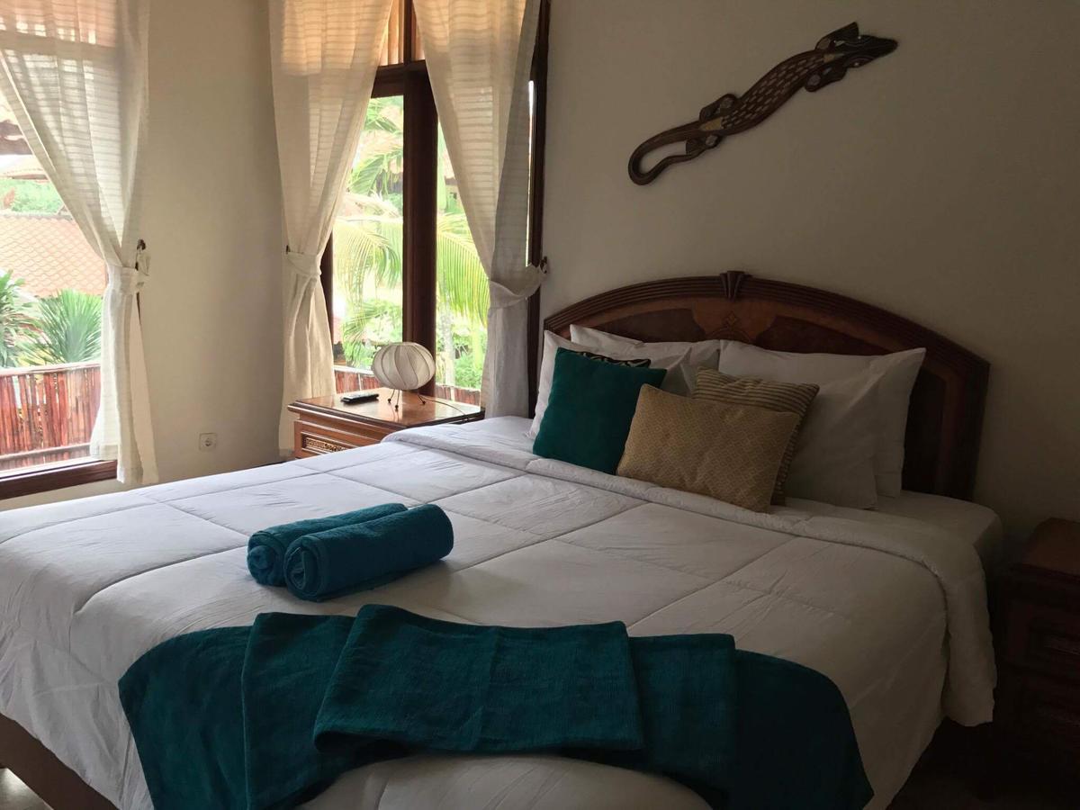 Kuta Holiday Villas Esterno foto