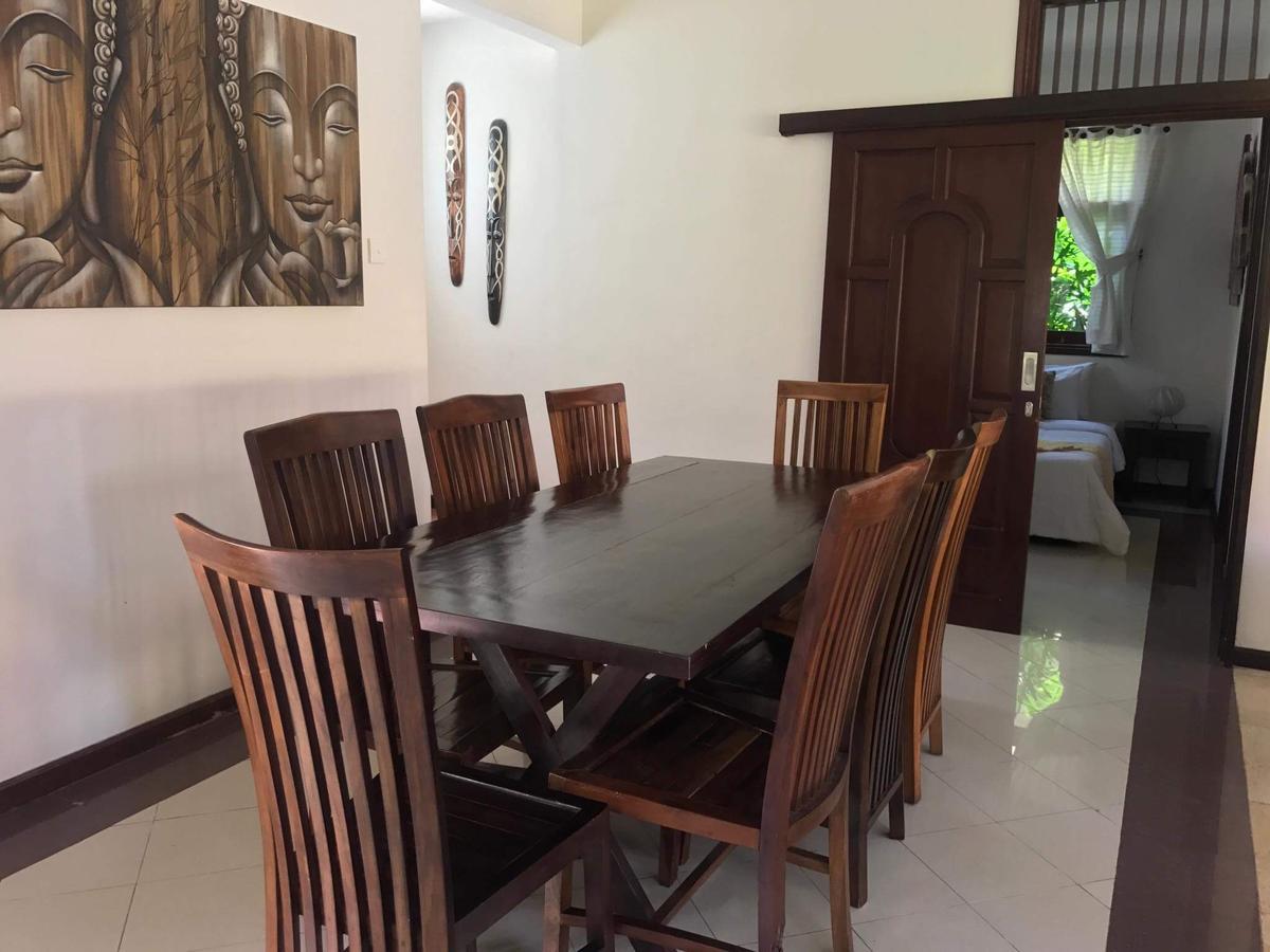Kuta Holiday Villas Esterno foto