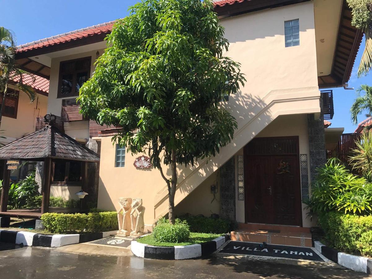 Kuta Holiday Villas Esterno foto