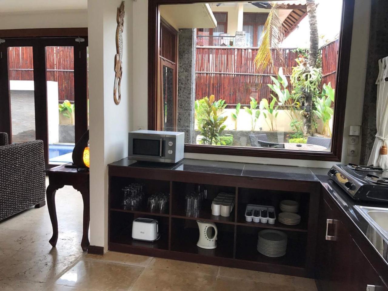 Kuta Holiday Villas Esterno foto