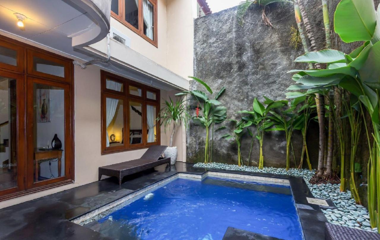 Kuta Holiday Villas Esterno foto