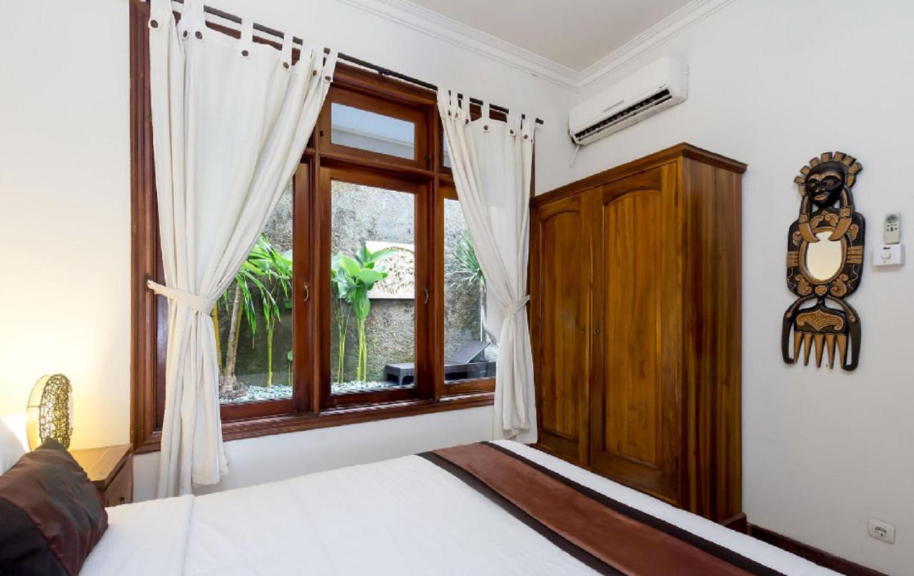 Kuta Holiday Villas Esterno foto
