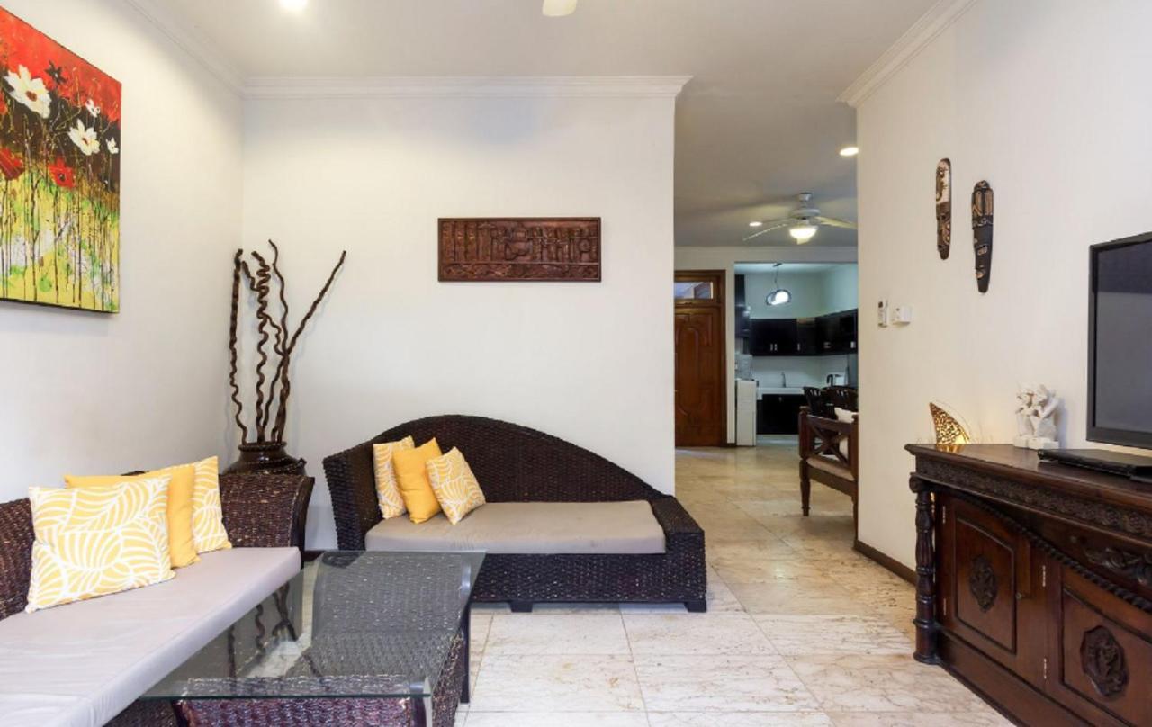 Kuta Holiday Villas Esterno foto