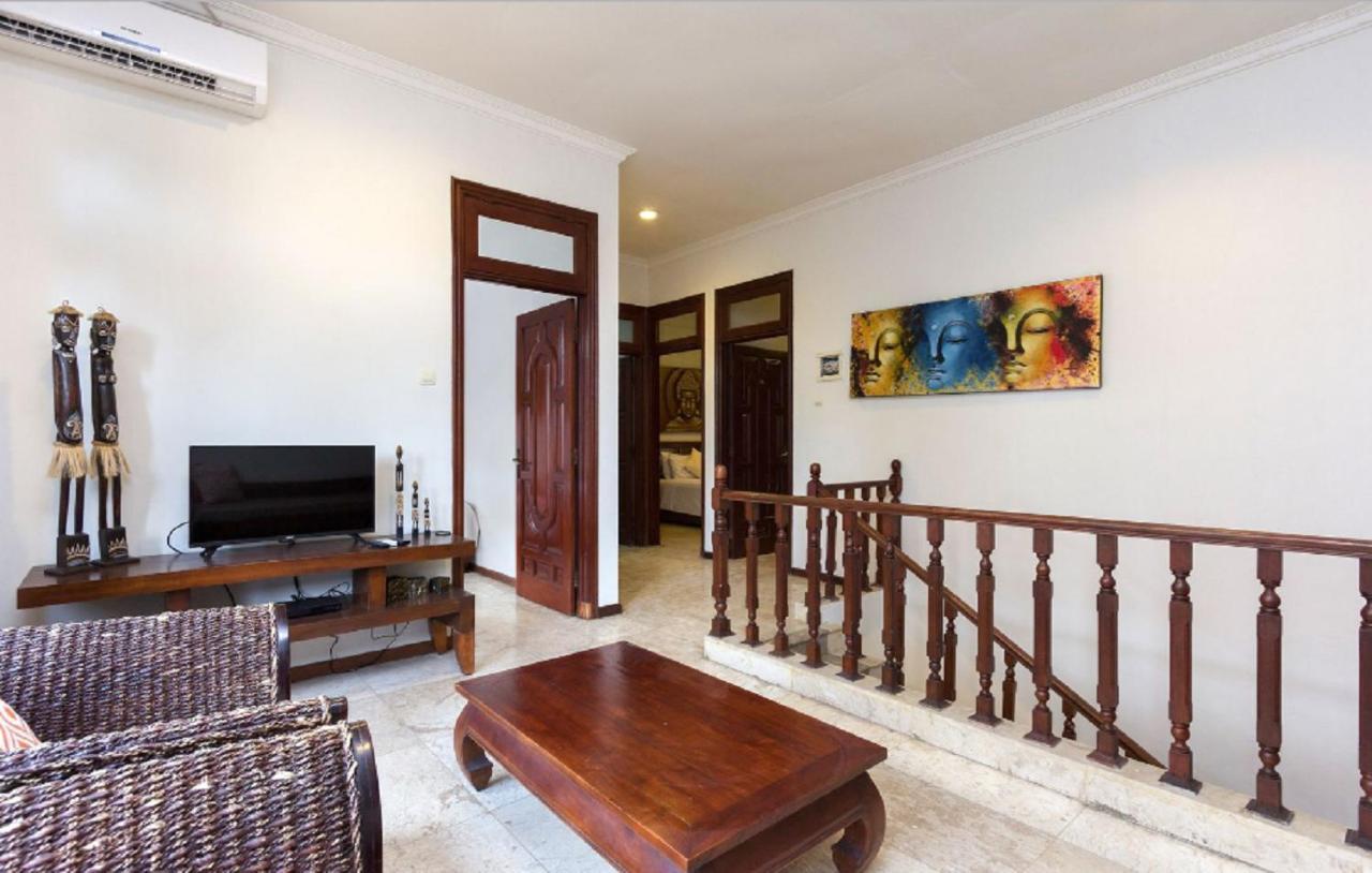 Kuta Holiday Villas Esterno foto