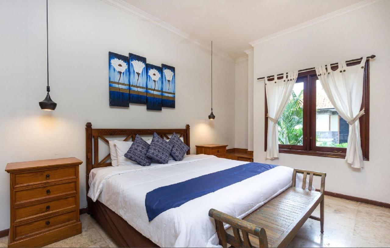 Kuta Holiday Villas Esterno foto